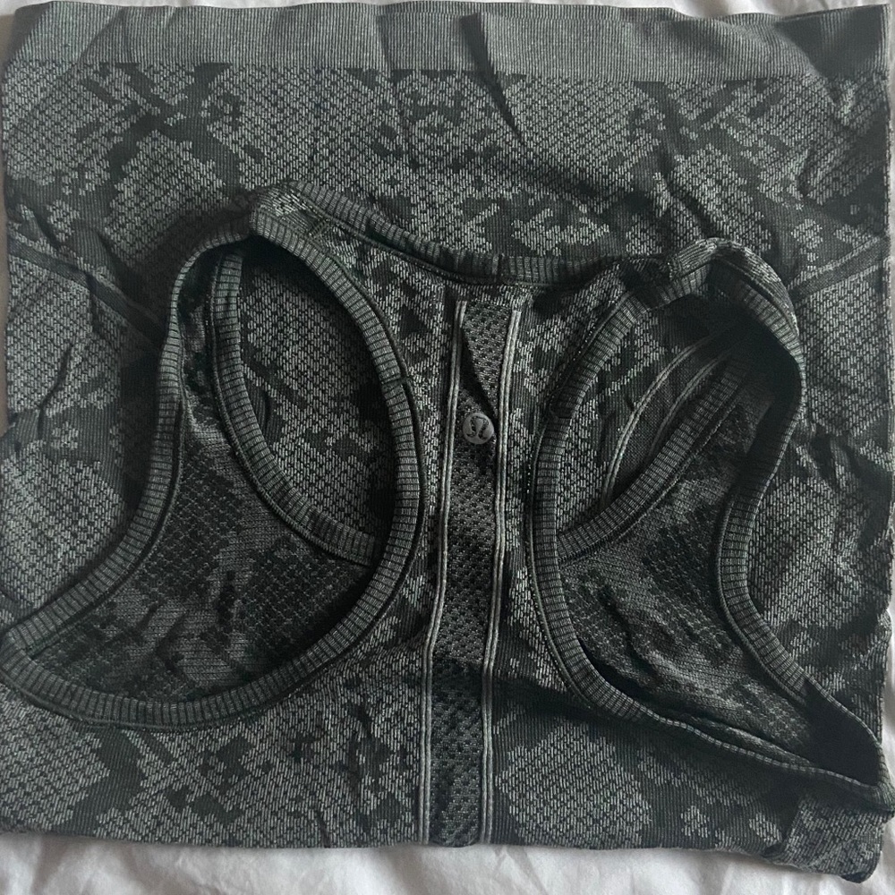 Lululemon tank top